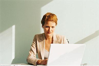 《魔兽世界》10.0版红龙新旧形象对比 性感妹变女王大人